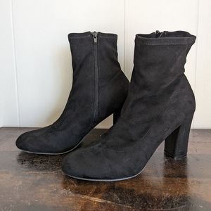Sock-like heeled boots